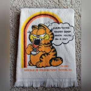 Vintage 1978 Garfield Hand Towel. Everything Tastes Good When You're On A Diet.